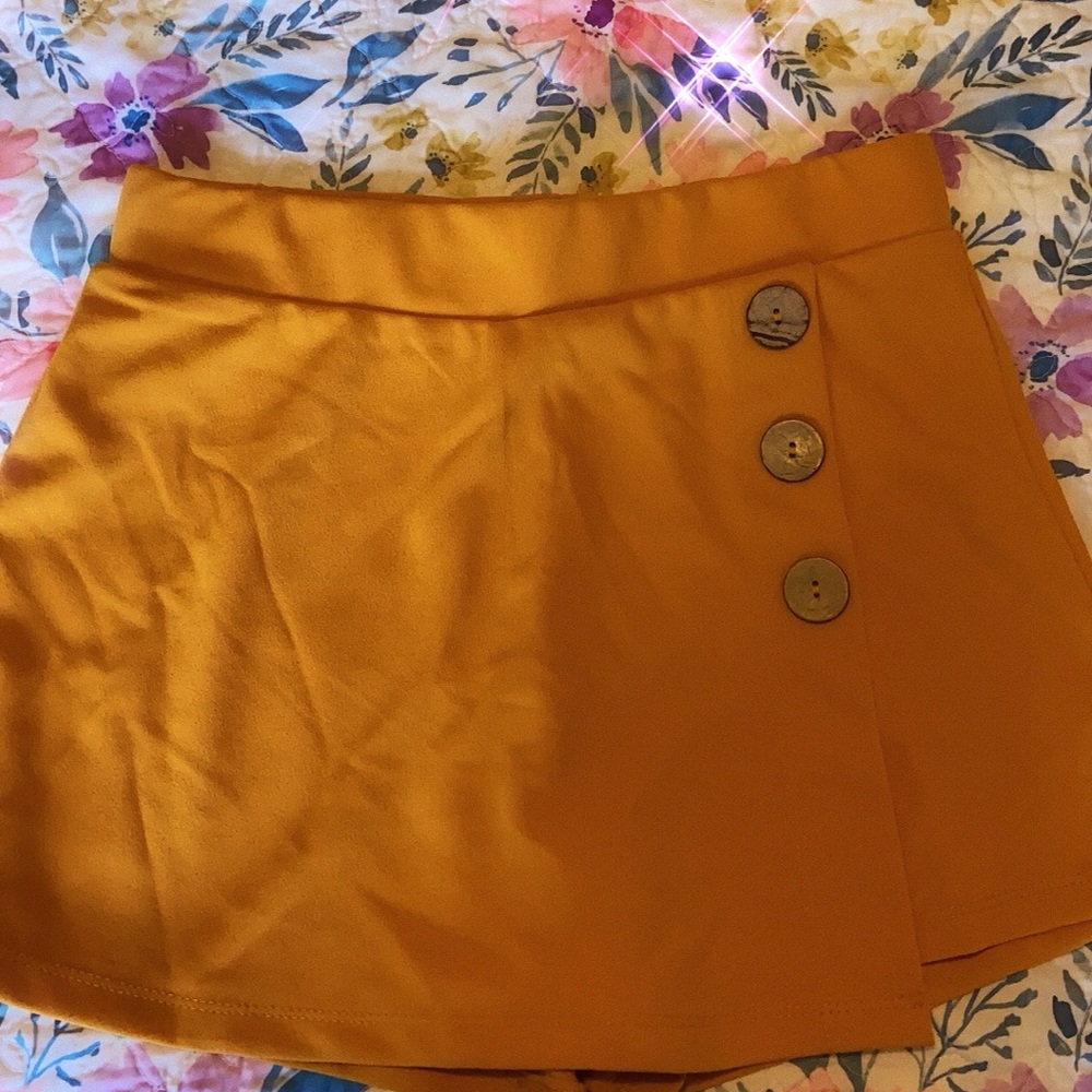 Fashion Nova skort size small and medium.